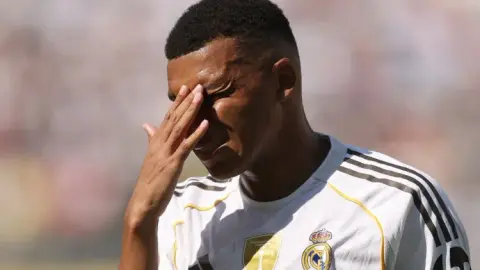 Real Madrid có tốt hơn khi không có Kylian Mbappé? Truyền thông Pháp: Từ số liệu thống kê, nhận định này không rõ ràng