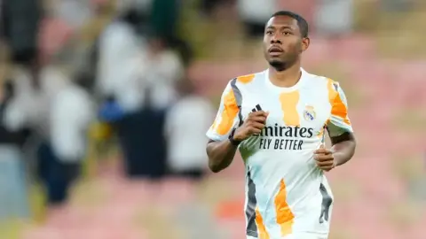 Alaba lặng lẽ chia tay Real Madrid, để lại khoảng trống lương 25 triệu euro