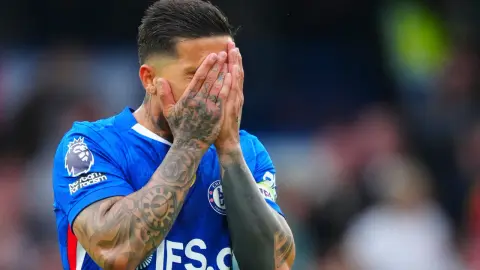 Chelsea thua Forest, cầu thủ phải trở lại tập ngay để chuẩn bị gặp Liverpool