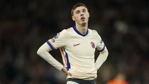 Phóng viên: Manchester United đang chú ý đến Palmer nhưng vị trí của anh ấy trùng với Mount's. Chelsea muốn ít nhất 140 triệu bảng