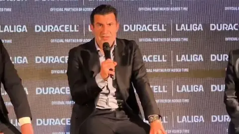Figo: Môi trường tập thể như Real Madrid không nên có xung đột nội bộ; Real Madrid không nên bị đánh giá thấp ở trận derby quốc gia