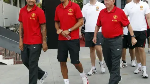 Beibei nhớ lại sự nghiệp ở Manchester United: Sir Alex Ferguson cho tôi thuê một căn hộ và tôi tự hào được ông ấy dẫn dắt