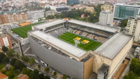 Boavista phá sản, sân nhà 115 năm tuổi bị đưa ra đấu giá