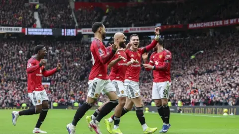 Phóng viên: Mbemo đang rất hạnh phúc ở Manchester United, Quỷ đỏ cũng tin anh sẽ tiếp tục tiến bộ ở mùa giải tới