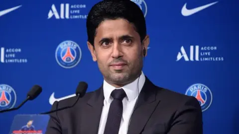 Chu tich PSG den Strasbourg xem ban ket Conference League nhung doi chu nha lo hen chung ket