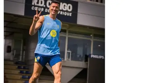 Barca đăng ảnh tập luyện trước El Clasico, nhấn mạnh bầu không khí rất tích cực