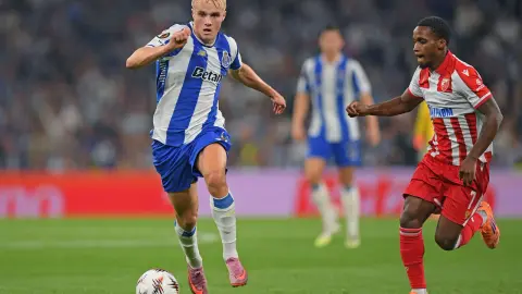 The Times: Arsenal quan tâm tiền vệ Froholdt của Porto, mức giá vào khoảng 30 triệu euro
