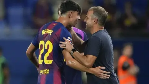 Mundo Deportivo: Bernal có thể ra mắt El Clasico và muốn giúp Barca chốt chức vô địch La Liga