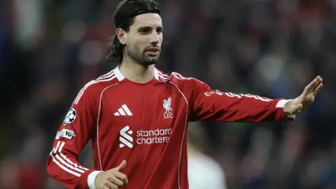 Ngôi sao nổi tiếng: Szoboszlai có thể làm đội trưởng Liverpool trong tương lai, anh có phong độ xuất sắc và tố chất lãnh đạo