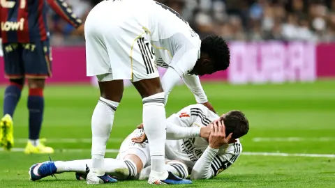 Marca: Real Madrid phạt Valverde và Tchouameni mỗi người 500.000 euro, không treo giò để giữ sức cạnh tranh