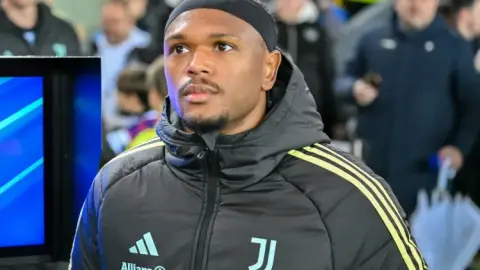 Truyền thông Italy: Tân HLV Bournemouth, Rose ngưỡng mộ Oponda, có thể đàm phán mượn Juventus + chọn mua đứt