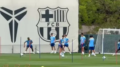 PV: Yamal vẫn vắng mặt tập luyện. Chỉ có anh và Christensen trong đội Barcelona bỏ lỡ trận El Clasico