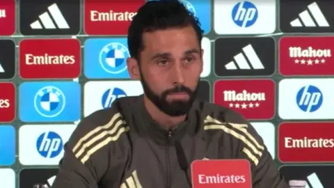 Arbeloa: Sẽ là dối trá nếu nói rằng các cầu thủ có mâu thuẫn với tôi. Bạn có thể yên tâm trong phòng thay đồ Real Madrid
