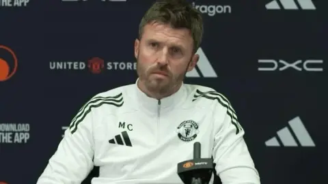 Carrick: Những đồn đoán về ghế HLV MU không làm tôi phân tâm