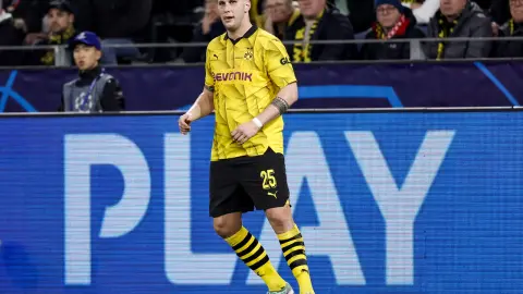 Sắp giải nghệ, Sule cán mốc 300 trận tại Bundesliga