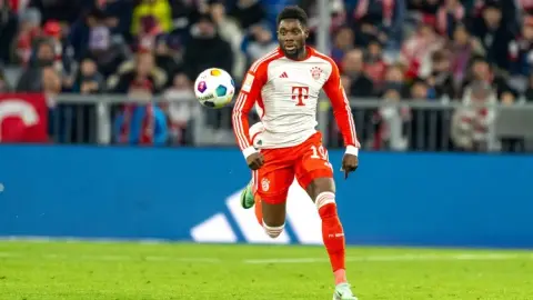 Bayern không còn xem Davies là cầu thủ bất khả xâm phạm
