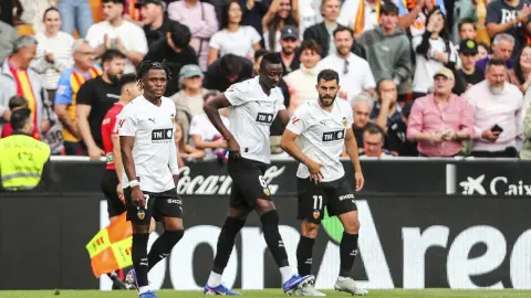 La Liga rối bời cuộc đua trụ hạng: vị trí 12 đến 19 chỉ cách nhau 3 điểm