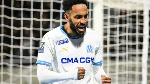 Lấy bình cứu hỏa và xịt vào ban quản lý câu lạc bộ! L'Equipe: Aubameyang bị loại khỏi đội hình Ligue 1 của Marseille