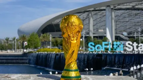 Tin ngược dòng: FIFA ban đầu đưa ra mức giá cao ngất ngưởng nhưng sau nhiều vòng đàm phán vẫn vượt xa mức chấp nhận được của CCTV