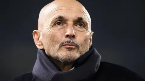 Spalletti: Vlahovic là cầu thủ rất khỏe và trọng tài trận hôm nay ở trình độ rất cao