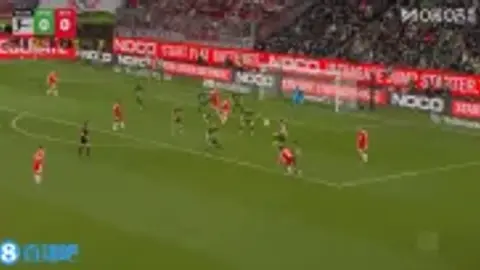 Vòng cung chữ ký! Olise cắt ngang và sút, bóng rơi nhanh vào lưới Bayern 1-0 Wolfsburg