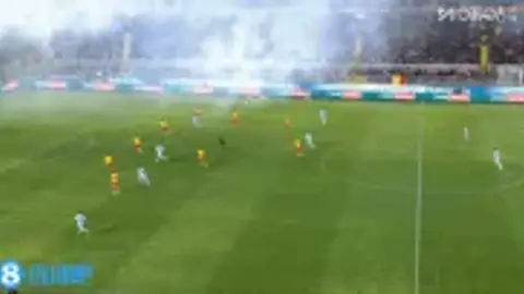 Quá nhanh! Juventus ghi bàn ở phút 1 của trận mở màn, và Vlahovich đã thành công sau pha cản phá tuyệt vời