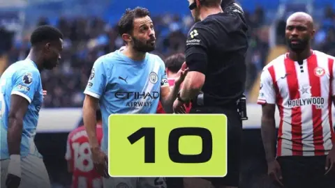 Ghế B nhận 10 thẻ vàng trong một mùa giải Premier League, người đầu tiên đến từ Manchester City kể từ Zabaleta ở mùa giải 13-14