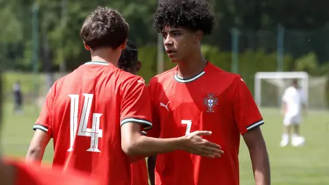 Truyền thông Đức: Con trai Cristiano Ronaldo Mini Ronaldo không có tên trong danh sách chiêu mộ của Dortmund, Bayern và các đội khác đang chú ý