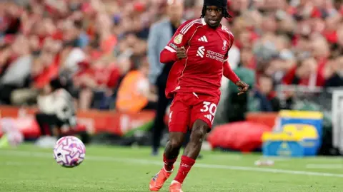 Frimpong nói về trận hòa Chelsea: Hai bên đều có cơ hội tốt để ghi bàn, tỷ số 1-1 là phù hợp với tình hình.