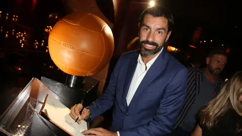 Pires: Arsenal này có thể so sánh với Arsenal của chúng tôi hồi đó. Nếu 2 chọn 1 ở Champions League và Ngoại hạng Anh thì tôi sẽ chọn Ngoại hạng Anh
