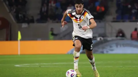 Xiaozhu: Pavlovich đã tiến bộ nhanh chóng ở Bayern và tôi hy vọng anh ấy có thể trở thành nòng cốt của đội tuyển Đức trong tương lai