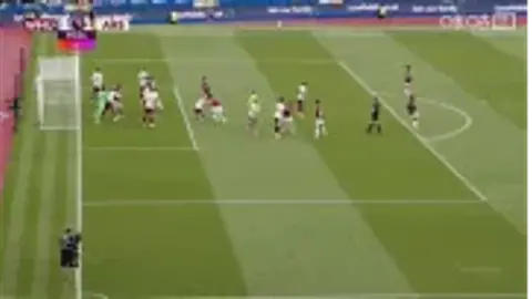 Telegraph: Quyết định VAR ở trận West Ham vs Arsenal có thể xoay chuyển cả cuộc đua vô địch lẫn trụ hạng
