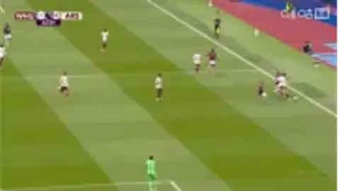 Arsenal mất Ben White từ phút 23, Rice phải lùi về đá hậu vệ phải