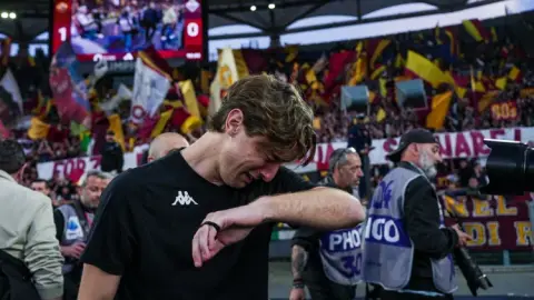 Edoardo Bove: Tôi hy vọng Roma giành vé Champions League và vẫn giữ liên lạc với Mourinho