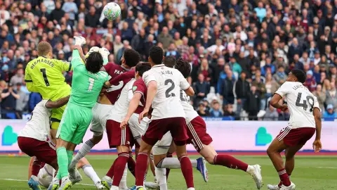Thúc đẩy thay đổi quy tắc! Truyền thông Anh: Sau World Cup, IFAB sẽ bàn cách giải quyết vấn đề đẩy bóng phạt góc