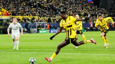 Guirassy muốn rời Dortmund hè này, CLB vẫn tìm cách giữ chân