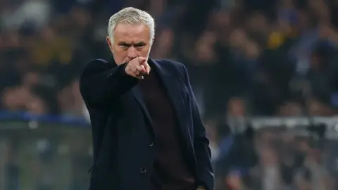 La Liga: AS: Mourinho sẽ có 2 yêu cầu lớn khi trở lại Real Madrid: Phải có tiếng nói trong việc ký kết hợp đồng và cơ cấu quyền lực phải rõ ràng