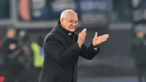Bóng đá Ý không thể đứng ngoài các giải đấu lớn. Leicester City xuống hạng League One đau lòng