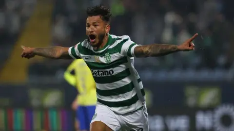 Sporting CP cứng rắn vụ Luis Suarez, chỉ chấp nhận mức giải phóng 80 triệu euro