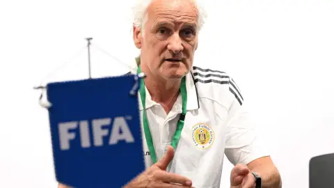 Chính thức: HLV Fred Rutten từ chức ở tuyển Curacao trước World Cup 2026