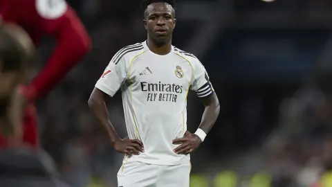 Khi Arbeloa trở thành HLV Real Madrid, nhiều người cho rằng ông nên"gần gũi hơn với Vinicius"