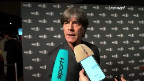Loew chưa sẵn sàng trở lại ghế huấn luyện