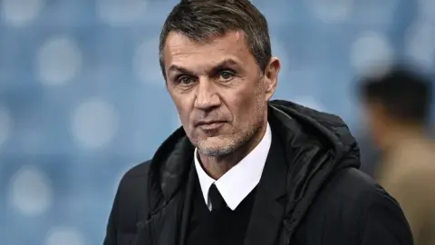 Maldini cân nhắc trở lại làm quản lý, Fenerbahce muốn mời về điều hành