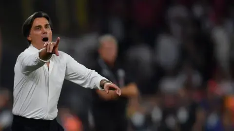 Chủ tịch LĐBĐ Thổ Nhĩ Kỳ: Montella sẽ tiếp tục dẫn dắt đội tuyển quốc gia. Roma đã mời anh ấy làm huấn luyện viên vào năm ngoái