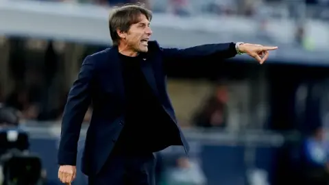 Reginaldo: Tập luyện với Conte, chỉ cần bạn tuân thủ nghiêm ngặt yêu cầu của ông ấy, thể trạng của bạn sẽ cải thiện rất nhiều