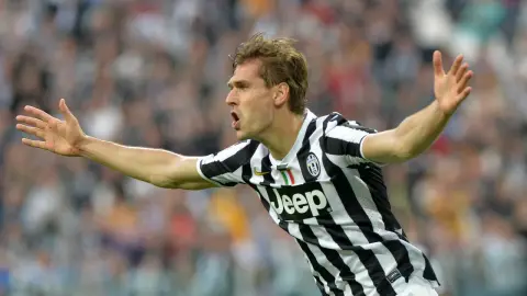 Llorente: Không dễ để hòa hợp với Conte, nhưng anh ấy đã giúp đỡ rất nhiều. Tôi đã mua một chiếc ô tô cho bố tôi bằng đồng lương đầu tiên ở Biba