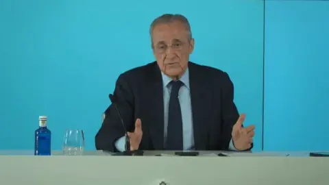Florentino không bàn luận vì sao đội thi đấu kém cỏi. Real Madrid và Barcelona không còn đường lùi.