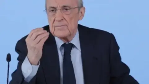 Khi được hỏi về Mourinho, Florentino: Chúng tôi chưa đạt đến giai đoạn đó. Hôm nay chúng ta có nhiều việc khác phải làm ngoài việc nói về bóng đá.