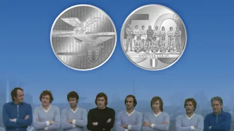 Chính thức: Lazio tặng Tổng thống Ý huân chương kỷ niệm 50 năm vô địch Serie A