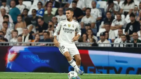 Người ta nói nốt ruồi của Real Madrid chắc chắn là Ceballos! Truyền thông phương Tây xóa bài và xin lỗi: Cầu thủ không bao giờ tiết lộ bí mật